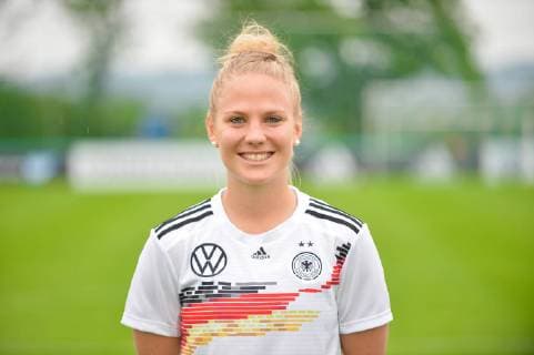 Leonie Maier Grassau, Deutschland, 27.05.2019, 27.05.2019, Grassau, Fussball, Fototermin DFB-Frauen, DFB DFL REGULATIONS PROHIBIT ANY USE OF PHOTOGRAPHS AS IMAGE SEQUENCES AND OR QUASI-VIDEO.