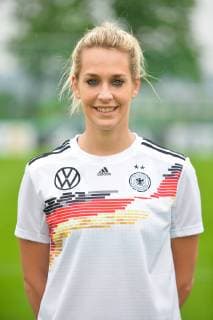 Lena Goeßling Grassau, Deutschland, 27.05.2019, 27.05.2019, Grassau, Fussball, Fototermin DFB-Frauen, DFB DFL REGULATIONS PROHIBIT ANY USE OF PHOTOGRAPHS AS IMAGE SEQUENCES AND OR QUASI-VIDEO.
