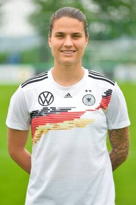 Dzsenifer Marozsan Grassau, Deutschland, 27.05.2019, 27.05.2019, Grassau, Fussball, Fototermin DFB-Frauen, DFB DFL REGULATIONS PROHIBIT ANY USE OF PHOTOGRAPHS AS IMAGE SEQUENCES AND OR QUASI-VIDEO.