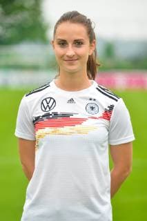 Sarah Däbritz Grassau, Deutschland, 27.05.2019, 27.05.2019, Grassau, Fussball, Fototermin DFB-Frauen, DFB DFL REGULATIONS PROHIBIT ANY USE OF PHOTOGRAPHS AS IMAGE SEQUENCES AND OR QUASI-VIDEO.
