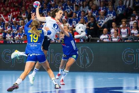 190528 Anna Lagerquist of Sweden, Marta Tomac of Norway and Nathalie Hagman of Sweden during the friendly match between Norway and Sweden on May 28, in Bekkestua. Copyright: FREDRIKxVARFJELL BB190528FV064