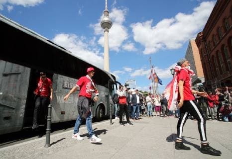 Empfang der Aufsteigermannschaft 1.FC Union Berlin im Roten Rathaus beim Regierenden Bürgermeister Michael Müller und Eintragung ins Goldene Buch Fußball Fussball 1.Bundesliga Herren DFL Saison 2018 2019 29.05.2019 1.FC Union Berlin FCU Aufsteiger aufgestiegen DFL regulations prohibit any use of photographs as image sequences and or quasi-video. *** Reception of the ascending team 1 FC Union Berlin at the Rotes Rathaus at the Governing Mayor Michael Müller and entry in the Golden Book Sport Football Football 1 Bundesliga Men DFL Season 2018 2019 29 05 2019 1 FC Union Berlin FCU ascended DFL regulations prohibit any use of photographs as image sequences and or quasi video