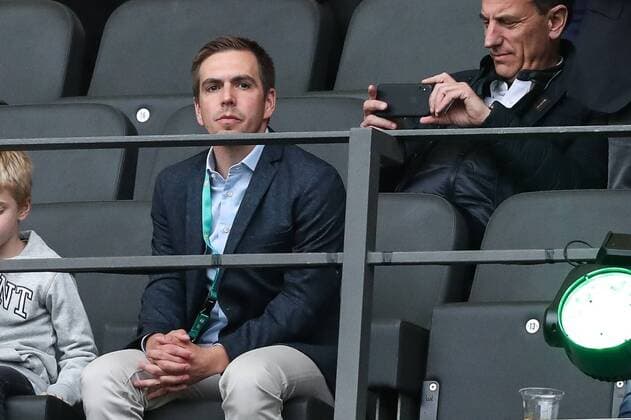 Fußball, DFB-Pokalfinale 2018 2019, RB Leipzig - FC Bayern München Philipp Lahm - DFB Pokalfinale Saison 2018-2019 RasenBallsport Leipzig vs. FC Bayern München im Olympiastadion in Berlin - Deutschland, Fussball, Mann, Maenner,25.05.2019 Gemäß den Vorgaben der DFL Deutsche Fußball Liga ist es untersagt, in dem Stadion und oder vom Spiel angefertigte Fotoaufnahmen in Form von Sequenzbildern und oder videoaehnlichen Fotostrecken zu verwerten bzw. verwerten zu lassen. DFL regulations prohibit any use of photographs as image sequences and or quasi-video.