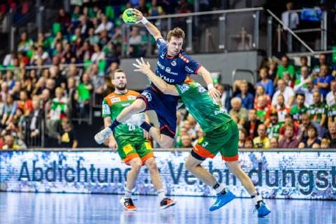 Jan Asmuth 23 (SG BBM Bietigheim) im Duell mit Zeljko Musa 2 (SC Magdeburg), Mads Christiansen 20 (SC Magdeburg) waehrend der Saison 2018-2019 in der 1. Handball Bundesliga (Herren) zwischen SC Magdeburg und SG BBM Bietigheim in der GETEC Arena am 29. May 2019 in Magdeburg, Sachsen Anhalt, Deutschland