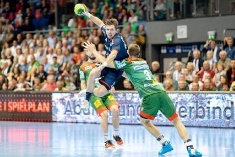 Jan Asmuth (Nr. 23 SG BBM Bietigheim) wird von Piotr Chrapkowski (Nr. 3 SC Magdeburg) in der Luft gefoult SC Magdeburg vs SG BBM Bietigheim SC Magdeburg vs SG BBM Bietigheim, Handball, DKB Handball Bundesliga, Saison 2018 2019, 29.05.2019 Magdeburg Copyright: xDanielxReinelt xEibner-Pressefotox EP_drt