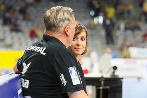 Rhein-Neckar-Loewen - Die Eulen Ludwigshafen Mannheim, Deutschland 29. Mai 2019 Handball Bundesliga; 33. Spieltag, in der SAP-Arena. v. li. Trainer Nikolaj Jacobsen (Loewen) und Jennifer Kettemann (Geschaeftsführerin der Rhein-Neckar Loewen), Aktion Einzelbild
