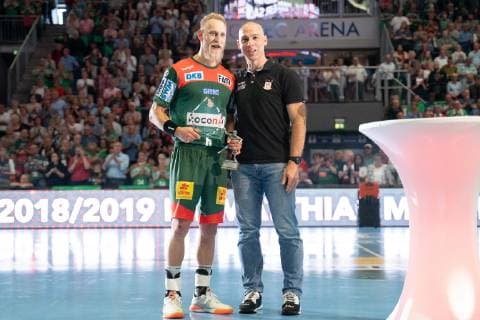 Matthias Musche (Nr. 6 SC Magdeburg) bekommt den Torschuetzenpokal verliehen SC Magdeburg vs SG BBM Bietigheim SC Magdeburg vs SG BBM Bietigheim, Handball, DKB Handball Bundesliga, Saison 2018 2019, 29.05.2019 Magdeburg Copyright: xDanielxReinelt xEibner-Pressefotox EP_drt