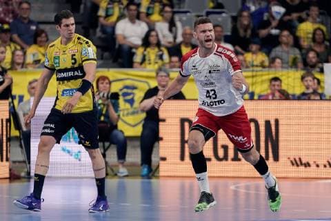 v.li.: Vladan Lipovina (RNL, 5), Torschütze Kai Dippe (Die Eulen, 43), jubelt über ein Tor, Jubel, Torjubel, Torerfolg, celebrate the goal, goal, celebration, Jubel ueber das Tor, optimistisch, Spielszene, Highlight, Action, Aktion, 29.05.2019, Mannheim, Handball, DKB Bundesliga, Rhein-Neckar Löwen - TSG Ludwigshafen-Friesenheim (Die Eulen)