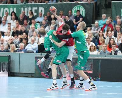 Maximilian Leon Bettin (Bergischer HC 2) gegen Magnus Gullerud (TSV GWD Minden 21)(links) und Christoffer Rambo (TSV GWD Minden 9)(rechts) , TSV GWD Minden vs Bergischer HC, Handball, 1. Bundesliga, 29.05.2019, TSV GWD Minden vs Bergischer HC, Handball, 1. Bundesliga, 29.05.2019 Minden Copyright: xEibner-Pressefotox xJanxStrohdiex EP_JSK