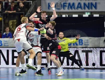 29.05.2019 - Handball - 1. Bundesliga DKB HBL - Saison 2018 2019 - 33. Spieltag: HC Erlangen Metropolregion Nürnberg HCE - MT Melsungen - OGo - Lasse Mikkelsen (15, MT Melsungen ) Jan Schäffer (25, HC Erlangen HCE ) Nikolai Link (33, HC Erlangen HCE )