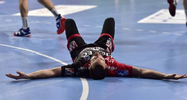 29.05.2019 - Handball - 1. Bundesliga DKB HBL - Saison 2018 2019 - 33. Spieltag: HC Erlangen Metropolregion Nürnberg HCE - MT Melsungen - OGo - Florian von Gruchalla (36, HC Erlangen HCE ) liegt am Boden