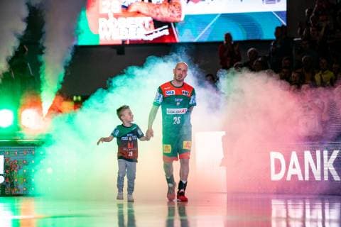 Verabschiedung von Robert Weber 28 (SC Magdeburg) nach 10 Jahren waehrend der Saison 2018-2019 in der 1. Handball Bundesliga (Herren) zwischen SC Magdeburg und SG BBM Bietigheim in der GETEC Arena am 29. May 2019 in Magdeburg, Sachsen Anhalt, Deutschland