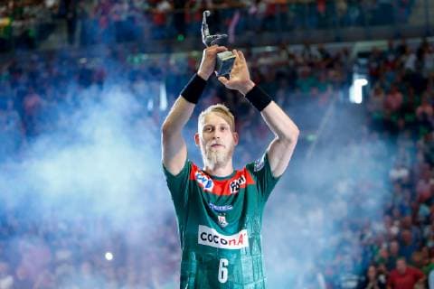 29.05.2019, xtgx, Handball DKB Bundesliga, SC Magdeburg - SG Bietigheim emspor, v.l. Matthias Musche (Magdeburg, 6) wird als Torschuetzenkoenig geehrt GETEC Arena