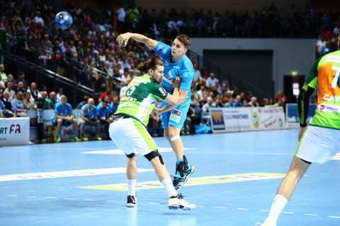 Torwurf von Max Haefner (Stuttgart) im Zweikampf mit Olle Forsell Schefvert (Wetzlar) HSG Wetzlar vs TVB Stuttgart, Handball, 1. Liga, 29.05.2019 HSG Wetzlar vs TVB Stuttgart, Handball, 1. Liga, 29.05.2019 Wetzlar Copyright: xWeissx Eibner-Pressefotox EP_rws