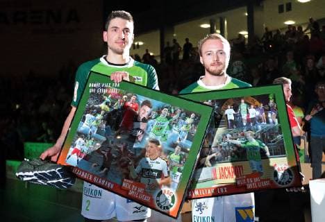 v.l. Alexander Hermann (HSG Wetzlar) und Maximilian Lux (HSG Wetzlar) sagen auf Wiedersehen in Wetzlar Handball, DKB-Handball Bundesliga, Saison 2018 19, 29.05.2019, Rittal-Arena, Wetzlar, HSG Wetzlar - TBV Stuttgart Nutzungshinweis: Sportfoto Oliver Vogler - Info: 0172 6043751 Wetzlar