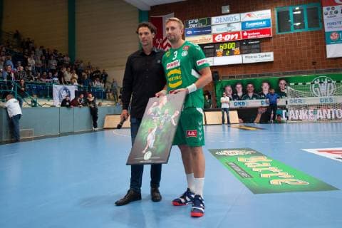 Minden, Deutschland 29.05.2019: 1. Handball Bundesliga - 2018 2019 - GWD Minden vs. Bergischer HC (L-R) Frank von Behren (Sportlicher Leiter Minden), Anton Mansson (Minden) Minden Nordrhein-Westfalen Deutschland Kampa Halle