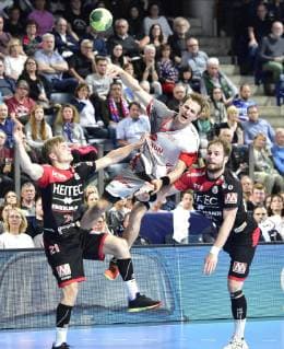 29.05.2019 - Handball - 1. Bundesliga DKB HBL - Saison 2018 2019 - 33. Spieltag: HC Erlangen Metropolregion Nürnberg HCE - MT Melsungen - OGo - Christopher Bissel (21, HC Erlangen HCE ) Roman Sidorowicz (27, MT Melsungen ) Nico Büdel (20, HC Erlangen )