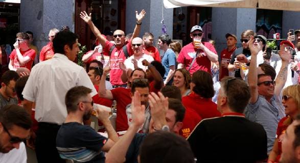 SOCCER - CL, Tottenham vs Liverpool MADRID,SPAIN,31.MAY.19 - SOCCER - UEFA Champions League, final, Tottenham Hotspur vs Liverpool FC, preview. Image shows Liverpool fans at the main square Plaza Mayor. GEPAxpictures xDavidxRodriguez