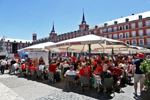 SOCCER - CL, Tottenham vs Liverpool MADRID,SPAIN,31.MAY.19 - SOCCER - UEFA Champions League, final, Tottenham Hotspur vs Liverpool FC, preview. Image shows Liverpool fans at the main square Plaza Mayor. GEPAxpictures xDavidxRodriguez