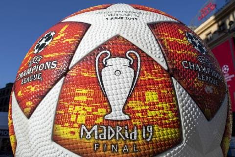 Sport Bilder des Tages 31st May 2019; Wanda Metropolitano stadium, Madrid, Spain; UEFA Champions league final; A the giant Madrid 19 replica match ball is on display in central Madrid  ActionPlus12139650 ShaunxBrooks