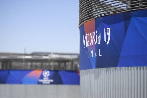 31.05.2019, xkvx, Fussball UEFA Champions League Finale, Tottenham Hotspur - FC Liverpool Training und PK emspor, v.l. Stadionansicht Ansicht Aussenansicht Wanda Metropolitano Ansicht Aussen Logo Champions League Logo Madrid 2019 Logo Emblem Signet Branding (DFL DFB REGULATIONS PROHIBIT ANY USE OF PHOTOGRAPHS as IMAGE SEQUENCES and or QUASI-VIDEO) Madrid