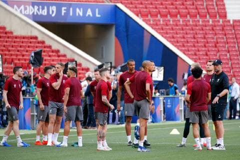 SOCCER - CL, Tottenham vs Liverpool MADRID,SPAIN,31.MAY.19 - SOCCER - UEFA Champions League, final, Tottenham Hotspur vs Liverpool FC, preview, training Liverpool. Image shows Mohamed Salah talking to headcoach Juergen Klopp (Liverpool). GEPAxpictures xDavidxRodriguez