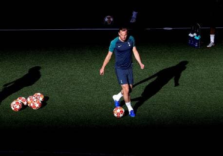 Tottenham forward Harry Kane (C) attends a team s training session at the Wanda Metropolitano stadium in Madrid, Spain, 31 May 2019. Tottenham Hotspur will face Liverpool FC in the 2019 UEFA Champions League final at the Wanda Metropolitano stadium in Madrid, Spain, on 01 June 2019. UCL Final 2019 - Tottenham Hotspur training !ACHTUNG: NUR REDAKTIONELLE NUTZUNG!  Copyright: xJuanjoxMartinx GRAF1530 20190531-636949298471774018
