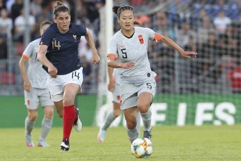 Fußball, Damen Länderspiel, Frankreich - China Wu Haiyan (Chine) Vs Charlotte Bilbault (France) FOOTBALL FEMININ : France Vs Chine - Amical - 31 05 2019 MichaelBaucher Panoramic 