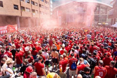Sport Bilder des Tages Liverpool Fans