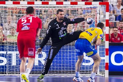 Köln, Deutschland 01. Juni 2019: Handball - EHF CL Halbfinale - Telekom Veszprem HC vs. PGE Vive Kielce Torhueter Arpad Sterbik (Veszprem), Blaz Janc (Kielce) Köln Lanxess Arena Deutschland