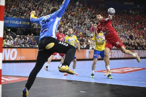 Dragan Gajic (Telekom Veszprem HC) gegen Vladimir Cupara (PGE Vive Kielce), Handball, Männer, Velux EHF Final Four, 1. Halbfinale, Telekom Veszprem HC vs PGE Vive Kielce, 01.06.19 Köln Lanxess-Arena Nordrhein-Westfalen Germany