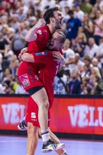Köln, Deutschland 01. Juni 2019: Handball - EHF CL Halbfinale - Telekom Veszprem HC vs. PGE Vive Kielce v.li. Petar Nenadic (Veszprem), Kent Robin Toennesen Tönnesen (Veszprem) Köln Lanxess Arena Deutschland