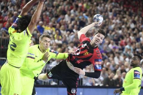 Christian Dissinger (HC Vardar) gegen Lasse Andersson FC Barcelona, Barca Lassa), Handball, Männer, Velux EHF Final Four, 2. Halbfinale, FC Barcelona Lassa vs HC Vardar Skopje, 01.06.19 Köln Lanxess-Arena Nordrhein-Westfalen Germany