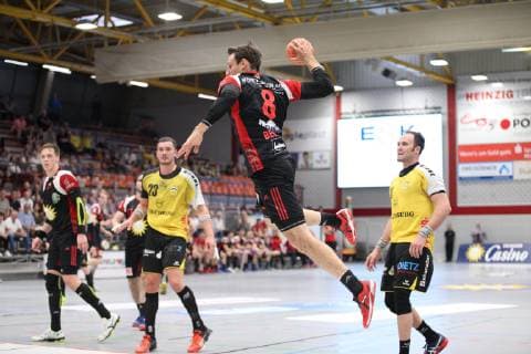 Jens Bechtloff (TuS N-Luebbecke 8) frei vorm Tor, TuS N-Luebbecke vs HSC 2000 Coburg, Handball, 2. Bundesliga, 01.06.2019, TuS N-Luebbecke vs HSC 2000 Coburg, Handball, 2. Bundesliga, 01.06.2019 Luebbecke