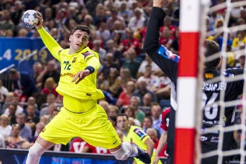 Köln, Deutschland 01. Juni 2019: Handball - EHF CL Halbfinale - FC Barcelona, Barca vs. HC Vardar Skobje Ludovic Fabregas (Barcelona), Dejan Milosavljev (HC Vardar) Köln Lanxess Arena Deutschland