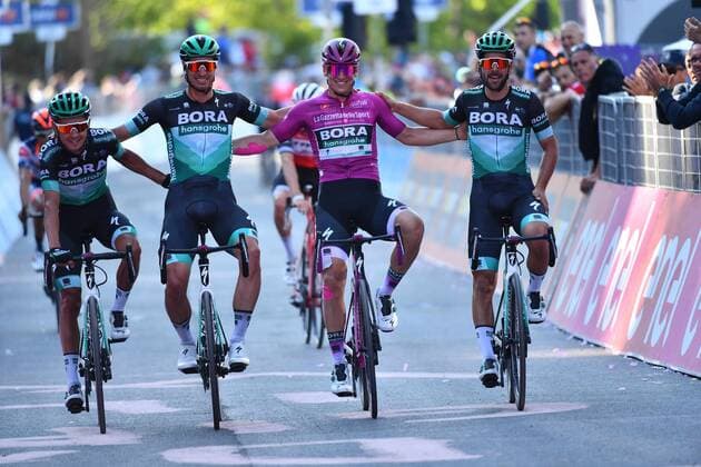 Sport Themen der Woche KW22 Sport Bilder des Tages Giro d Italia, 20. Etappe, Feltre - Croce d Aune 01-06-2019 Giro D italia; Tappa 20 Feltre - Croce D aune; 2019, Bora - Hansgrohe; Ackermann, Pascal; Poljanski, Pawel; Selig, Rudiger; Schwarzmann, Michael; Croce D Aune; 