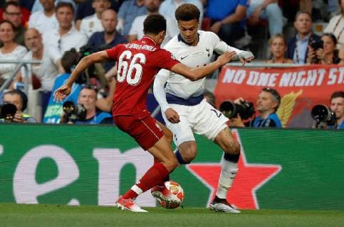 Tottenham s midfielder Delle Ali (R) duels for the ball against Liverpool s defender Trent Alexander-Arnold (L) during the UEFA Champions League final between Tottenham Hotspur and Liverpool FC at Wanda Metropolitano stadium in Madrid, Spain, 01 June 2019. UCL Final 2019 - Tottenham Hotspur vs Liverpool FC !ACHTUNG: NUR REDAKTIONELLE NUTZUNG!  Copyright: xJuanjoxMartínx GRAF2192 20190601-636950208543145652