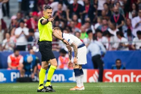 190601 Referee Damir Skomina calls a penalty for Liverpool during the UEFA Champions League final between Tottenham and Liverpool on June 1, 2019 in Madrid. Photo: Petter Arvidson BILDBYRAN kod PA 92302 Copyright: PETTERxARVIDSON BB190601PA077
