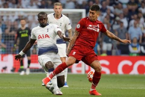 Tottenham s midfielder Moussa Sissoko (L) duels for the ball against Liverpool s forward Roberto Firmino (R) during the UEFA Champions League final between Tottenham Hotspur and Liverpool FC at Wanda Metropolitano stadium in Madrid, Spain, 01 June 2019. UCL Final 2019 - Tottenham Hotspur vs Liverpool FC !ACHTUNG: NUR REDAKTIONELLE NUTZUNG!  Copyright: xJuanjoxMartínx GRAF2205 20190601-636950212089582696