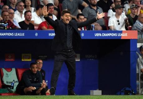 01.06.2019, xkvx, Fussball UEFA Champions League Finale, Tottenham Hotspur - FC Liverpool emspor, v.l. Trainer Mauricio Pochettino (Tottenham Hotspur) gibt Anweisungen, gestikuliert, mit den Armen gestikulieren gives instructions, gesticulate. (DFL DFB REGULATIONS PROHIBIT ANY USE OF PHOTOGRAPHS as IMAGE SEQUENCES and or QUASI-VIDEO) Madrid