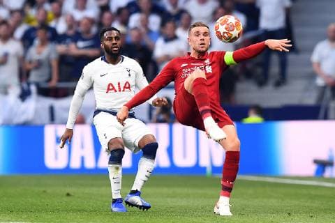 Fußball Champions League Finale Tottenham Hotspur - FC Liverpool am 01.06.2019 im Stadion Wanda Metropolitano in Madrid Jordan Henderson ( Liverpool ), vorne - Danny Rose ( Tottenham ), hinten