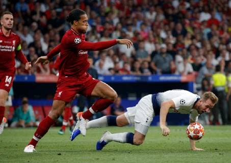 SOCCER - CL, Tottenham vs Liverpool MADRID,SPAIN,01.JUN.19 - SOCCER - UEFA Champions League, final, Tottenham Hotspur vs Liverpool FC. Image shows Virgil Van Dijk (Liverpool) and Harry Kane (Tottenham). GEPAxpictures xDavidxRodriguez