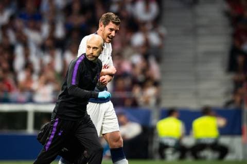 190601 Jan Vertonghen of Tottenham reaches for his arm during the UEFA Champions League final between Tottenham and Liverpool on June 1, 2019 in Madrid. Photo: Petter Arvidson BILDBYRAN kod PA 92302 Copyright: PETTERxARVIDSON BB190601PA099