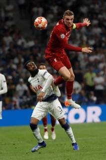 Tottenham s defender Danny Rose (L) duels for the ball against Liverpool s midfielder Jordan Henderson (R) during the UEFA Champions League final between Tottenham Hotspur and Liverpool FC at Wanda Metropolitano stadium in Madrid, Spain, 01 June 2019. UCL Final 2019 - Tottenham Hotspur vs Liverpool FC !ACHTUNG: NUR REDAKTIONELLE NUTZUNG!  Copyright: xJuanjoxMartínx GRAF2256 20190601-636950247525354922