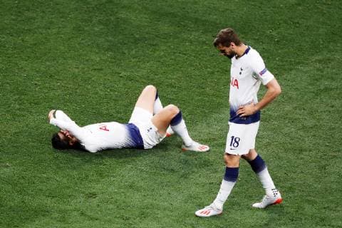 Tottenham s forward Fernando Llorente (R) reacts after the UEFA Champions League final between Tottenham Hotspur and Liverpool FC at Wanda Metropolitano stadium in Madrid, Spain, 01 June 2019. UCL Final 2019 - Tottenham Hotspur vs Liverpool FC !ACHTUNG: NUR REDAKTIONELLE NUTZUNG!  Copyright: xJuanxCarlosxHidalgox GRAF2309 20190601-636950272605890449