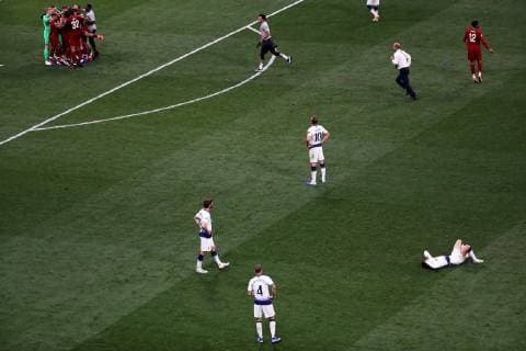 Tottenham and Liverpool players react after the UEFA Champions League final between Tottenham Hotspur and Liverpool FC at Wanda Metropolitano stadium in Madrid, Spain, 01 June 2019. UCL Final 2019 - Tottenham Hotspur vs Liverpool FC !ACHTUNG: NUR REDAKTIONELLE NUTZUNG!  Copyright: xJuanxCarlosxHidalgox GRAF2307 20190601-636950273375200570