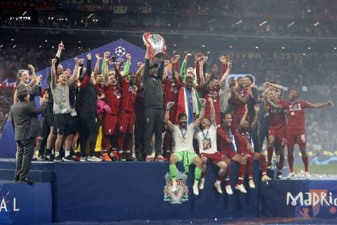Fußball, Jürgen Klopp gewinnt mit Liverpool die Champions League MADRID, 01-06-2019, Wanda Metropolitano Stadium, season 2018 2019, UEFA Champions League Final. Liverpool FC trainer coach JÅ¸rgen Klopp (m) with the trophy during the game Tottenham Hotspur - Liverpool Tottenham Hotspur - Liverpool (CL final)  x3566901x Copyright:
