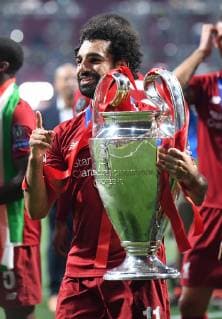 01.06.2019, xkvx, Fussball UEFA Champions League Finale, Tottenham Hotspur - FC Liverpool emspor, v.l. Mohamed Salah (FC Liverpool) mit dem Pokal (DFL DFB REGULATIONS PROHIBIT ANY USE OF PHOTOGRAPHS as IMAGE SEQUENCES and or QUASI-VIDEO) Madrid