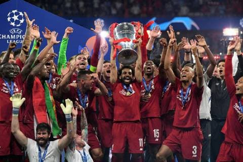 01.06.2019, xkvx, Fussball UEFA Champions League Finale, Tottenham Hotspur - FC Liverpool emspor, v.l. Mohamed Salah (FC Liverpool) mit dem Pokal (DFL DFB REGULATIONS PROHIBIT ANY USE OF PHOTOGRAPHS as IMAGE SEQUENCES and or QUASI-VIDEO) Madrid