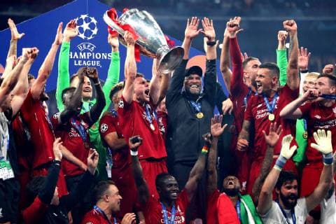 Jordan Henderson of Liverpool holds the trophy as he celebrates with team mates the victory of the Champions League Madrid 01-06-2019 Estadio Wanda Metropolitano, Football UEFA Champions League 2018 2019 Final 2019 Tottenham - Liverpool Foto Cesare Purini Insidefoto CesarexPurini